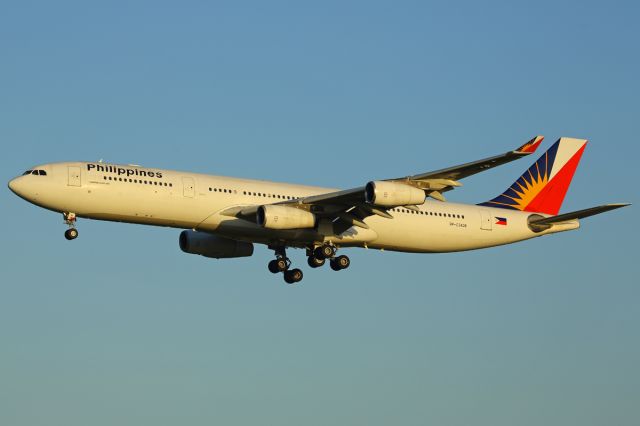 Airbus A340-300 (RP-C3436)