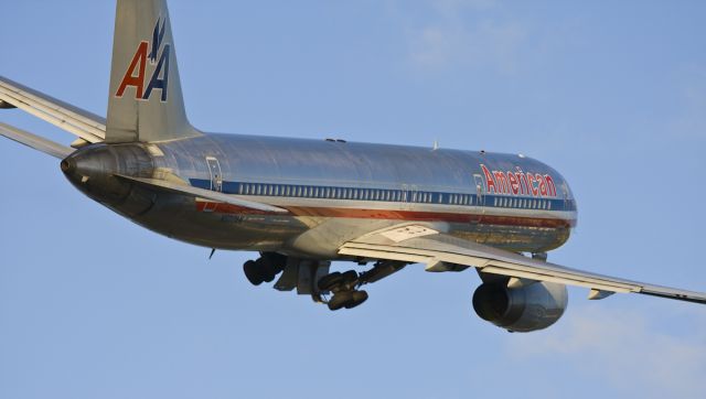 Boeing 757-200 (N607AM)