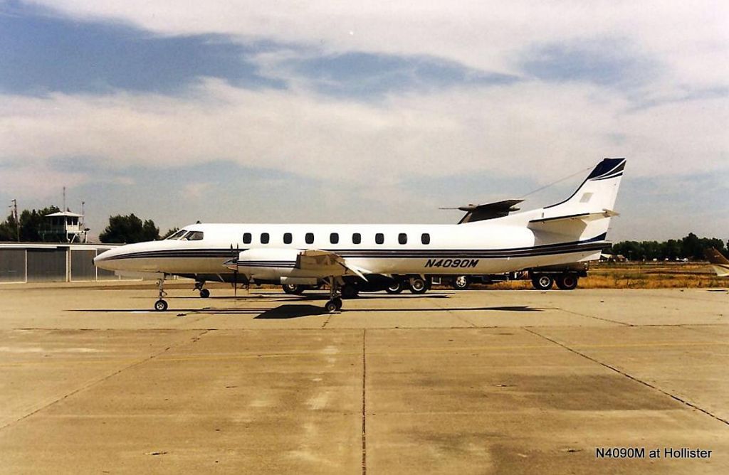 Fairchild Dornier SA-227DC Metro (N4090M) - KCVH - Fairchild Metroliner at Hollister mid 1990s.