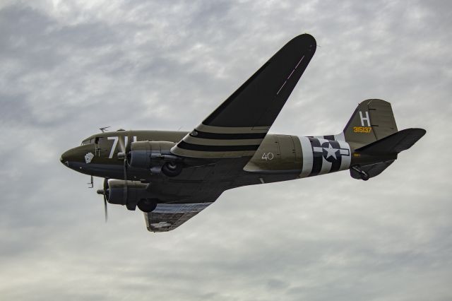 Douglas DC-3 (N99FS)