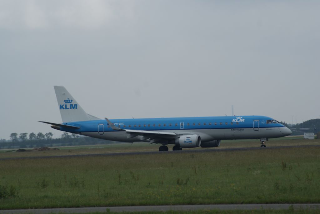 Embraer ERJ-190 (PH-EXC) - KLM Cityhopper E190-195 cn659 Arrival RWY18R 20-6-2019