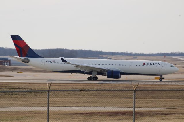 Airbus A330-300 (N810NW)