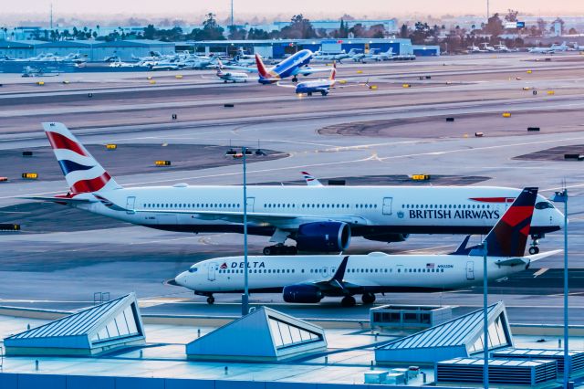 Airbus A350-1000 (G-XWBC) - A British Airways A350-1000 taxiing at PHX on 2/12/23 during the Super Bowl rush. Taken with a Canon R7 and Canon EF 100-400 II L lens.