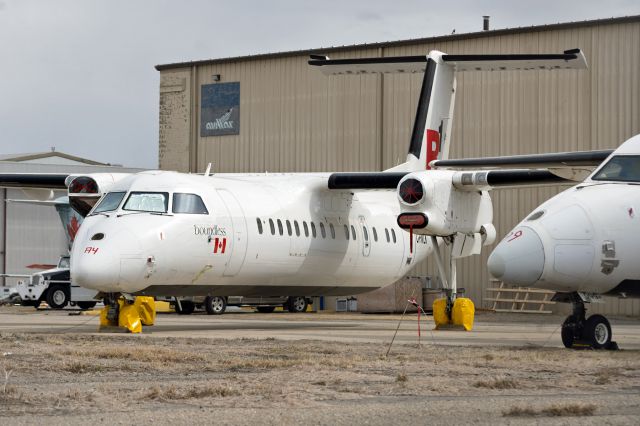 de Havilland Dash 8-300 (C-FWLK) - stored