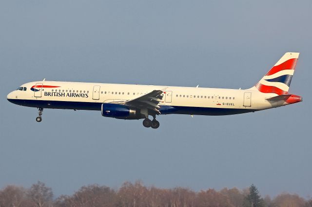 Airbus A321 (G-EUXL)