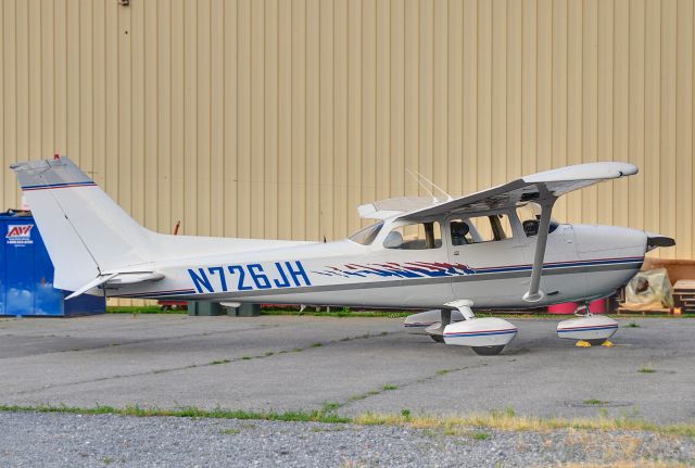 Cessna Skyhawk (N726JH) - N726JH  Cessna C172N Skyhawk  KFDK  20100607