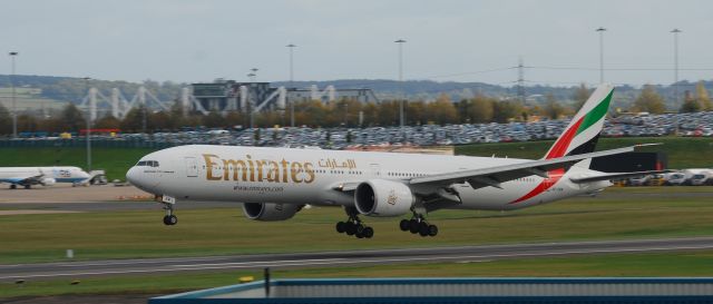 Boeing 777-200 (A6-ENW) - FROM FREEPORT CARPARK