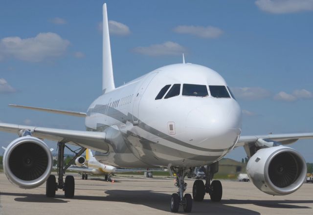 Airbus A318 (LX-GJC) - 03/05/2014br /Global Jet Luxembourg