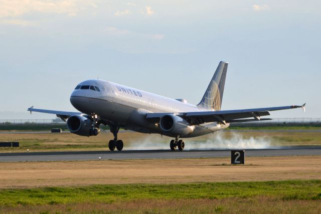 Airbus A320 (N426UA)