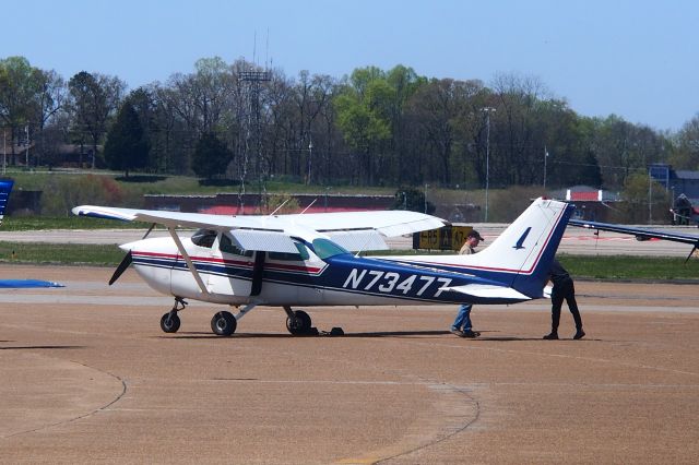 Cessna Skyhawk (N73477)