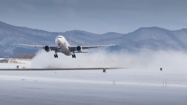 Boeing 777-200 (JA712A) - All Nippon Airways / Boeing 777-281br /Jan.21.2015 Hakodate Airport [HKD/RJCH] JAPAN