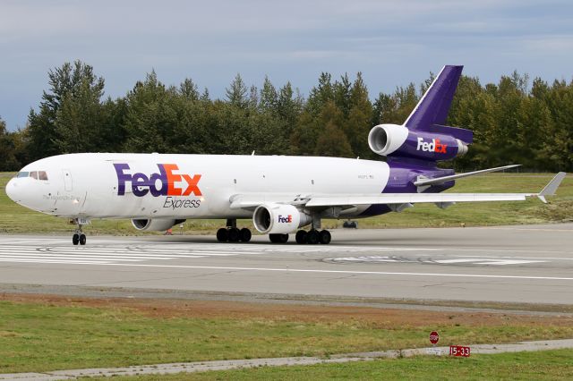 Boeing MD-11 (N621FE)