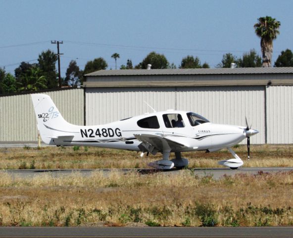 Cirrus SR-22 (N248DG) - Landing on RWY 6