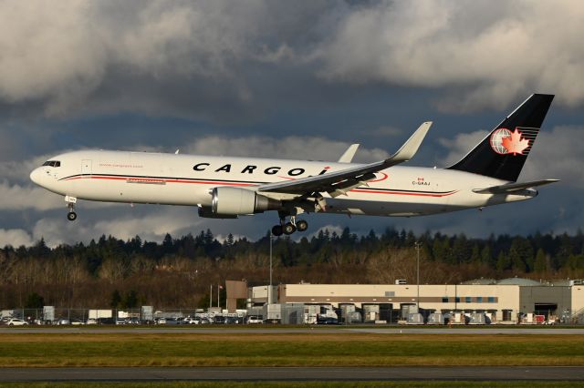 BOEING 767-300 (C-GAAJ)