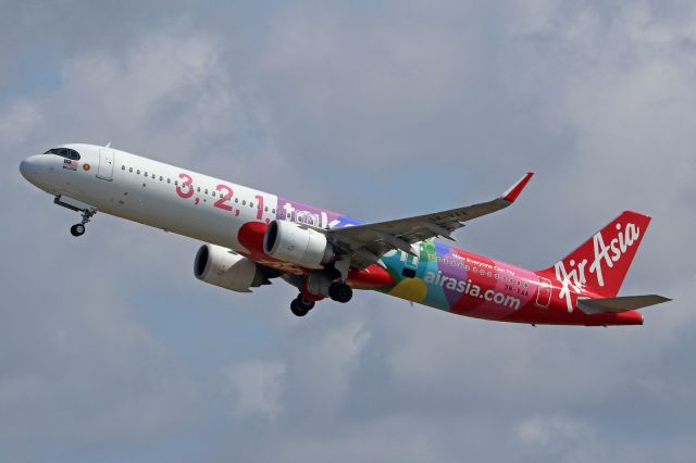 Airbus A321neo (9M-VAA) - "3,2,1 take off" livery