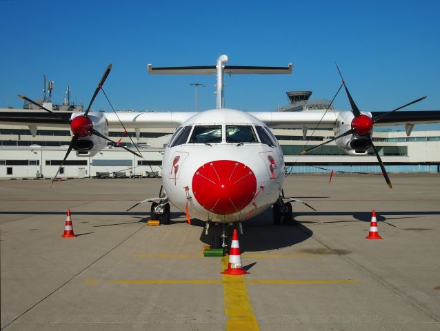 Aerospatiale ATR-42-300 (LY-RUM)