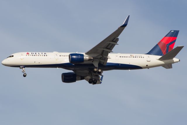 Boeing 757-200 (N723TW)