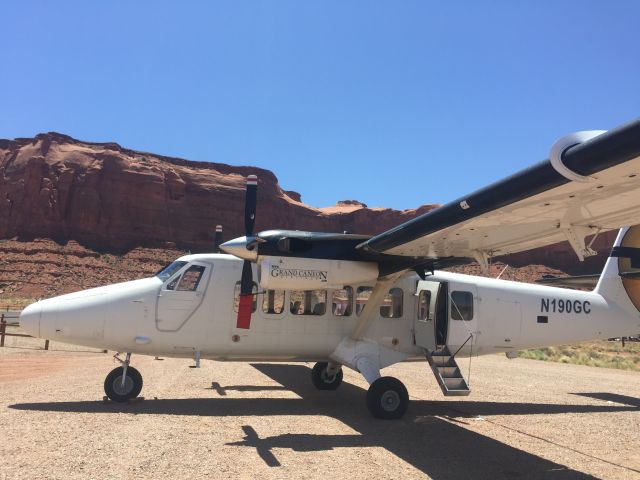 De Havilland Canada Twin Otter (N190GC) - Twin Otter at Monument Valley Airport