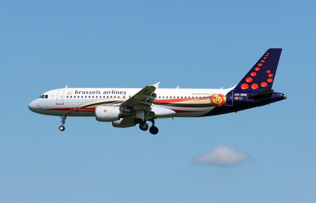 Airbus A320 (OO-SND)