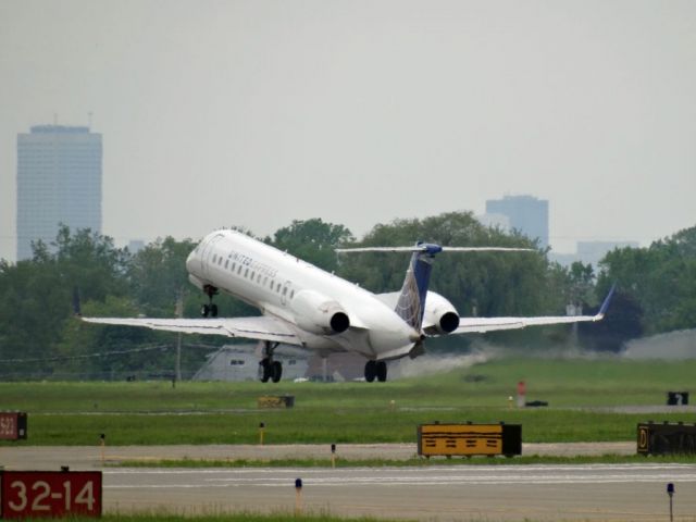 Embraer EMB-145XR (N14177)