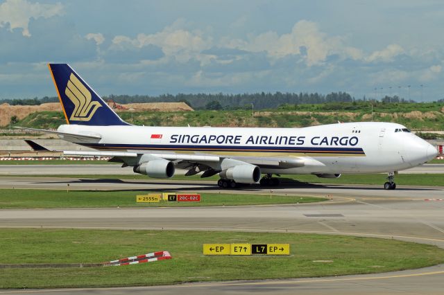 Boeing 747-200 (9V-SFK)