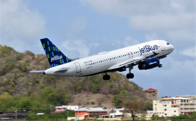 Airbus A320 (N537JT)