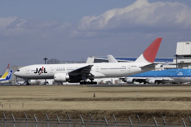 Boeing 777-200 (JA704J) - Departure at Narita Intl Airport Rwy34L on 2013/02/21