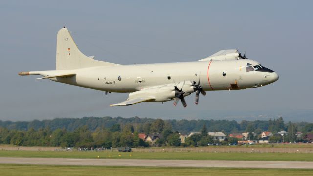 Lockheed P-3 Orion (N6008)