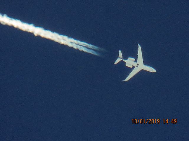 Canadair Challenger 350 (N916PC)