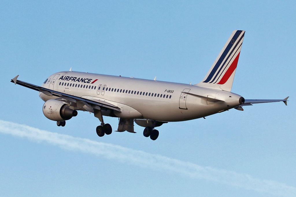 Airbus A320 (F-GKXO) - AFR1669 departing into blue skies on the flight back to Paris CDG