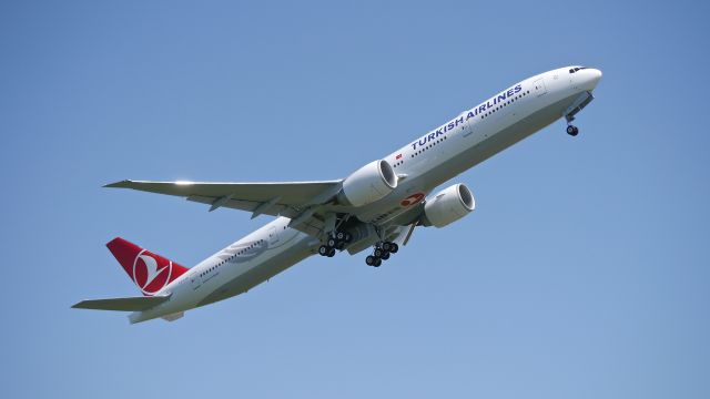 BOEING 777-300 (TC-LJG) - BOE545 makes a missed approach to Rwy 16R during a B1 flight on 4/21/16. (ln 1394 / cn 44128).