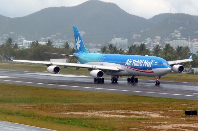 Airbus A340-300 (F-OSEA)