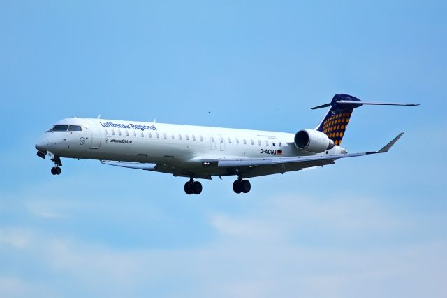 Canadair Regional Jet CRJ-900 (D-ACNJ)