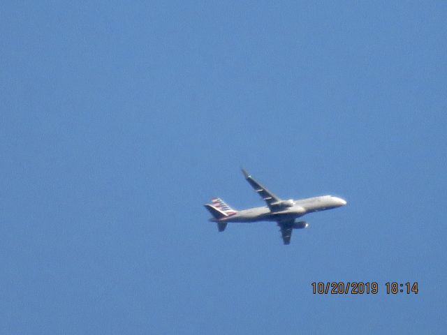 Embraer 175 (N279MQ)