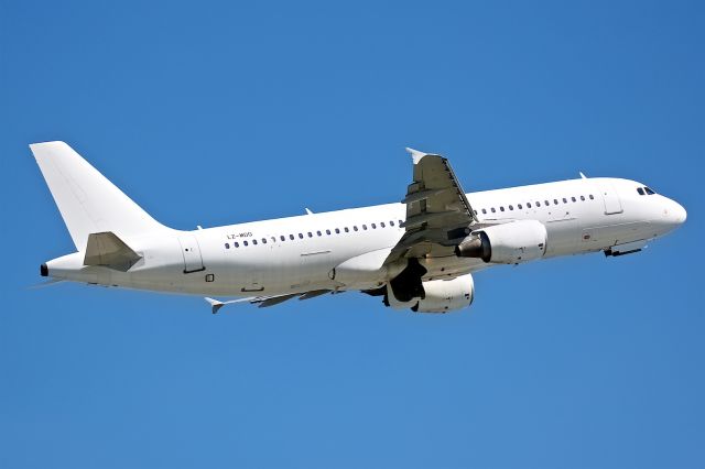 Airbus A320 (LZ-MDO)