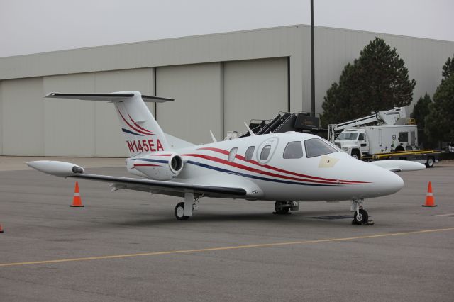 Eclipse 500 (N145EA)