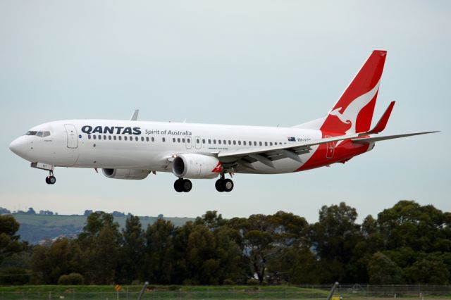 Boeing 737-800 (VH-VZT) - On short finals for runway 05. Thursday, 19 June 2014.