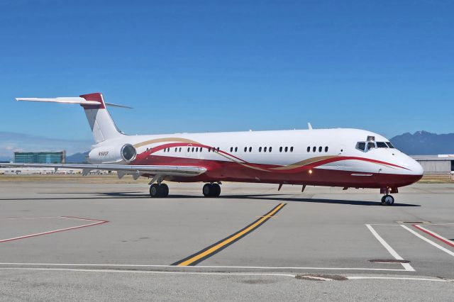 McDonnell Douglas MD-87 (N168CF)