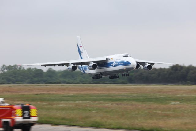 Antonov An-124 Ruslan (RA-82078) - LANDING NANTES LE 3 JUIN 2016