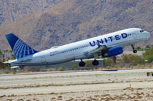 Airbus A320 (N408UA)