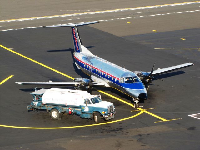 Embraer EMB-120 Brasilia (N271YV)