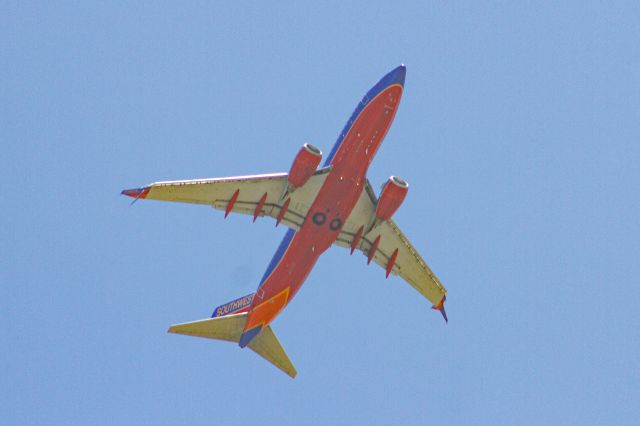 Boeing 737-700 —