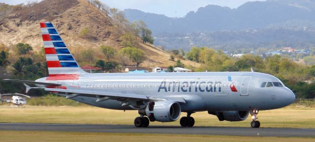 Airbus A320 (N111US)