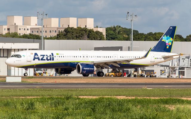 Airbus A321 (PR-YJB)