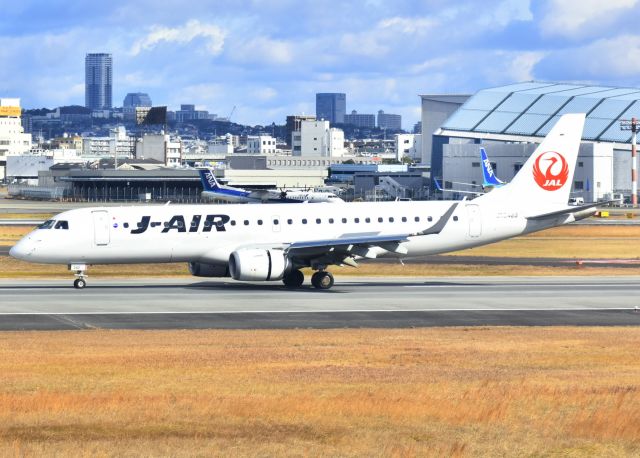 Embraer ERJ-190 (JA242J)