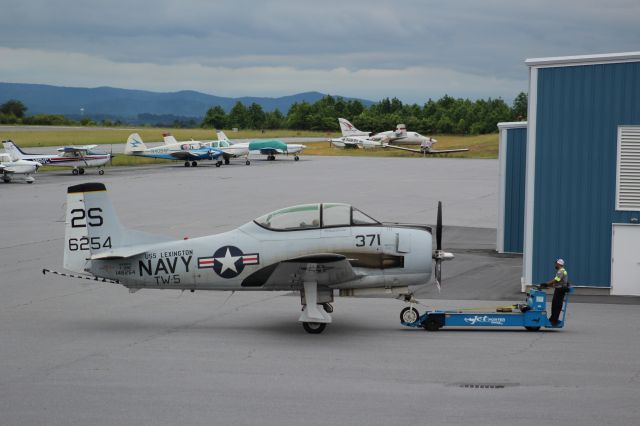 North American Trojan (N28CQ)