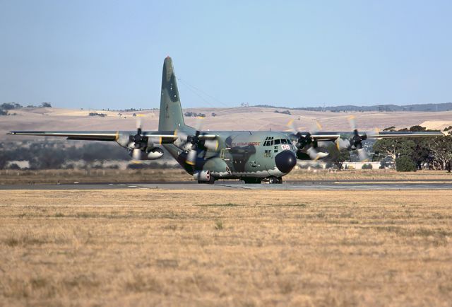 A97008 — - AUSTRALIA - AIR FORCE - LOCKHEED C-130H HERCULES (L-382) - REG : A97-008 (CN 382-4788) - EDINBURGH RAF BASE ADELAIDE SA. AUSTRALIA - YPED (15/4/1980)