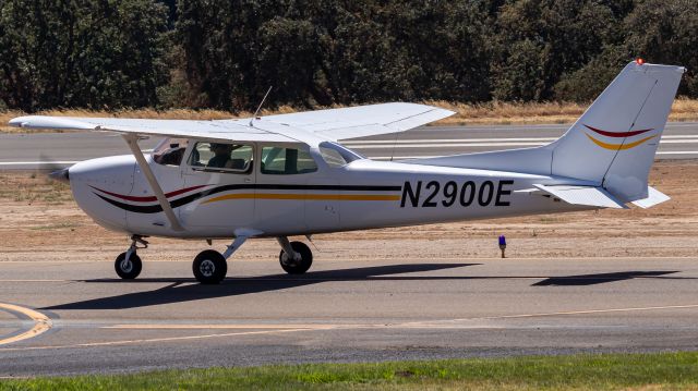 Cessna Skyhawk (N2900E)