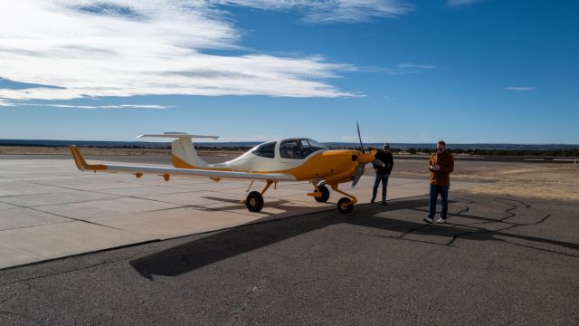 Diamond Star (N787LB)