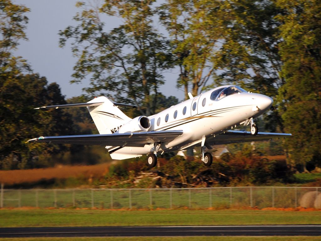 Beechcraft Beechjet (N642AC) - My first experience with Delta Elite Jets, and I must say that they have some nice looking aircraft.  This Beechjet blasts out again after making a passenger drop off.